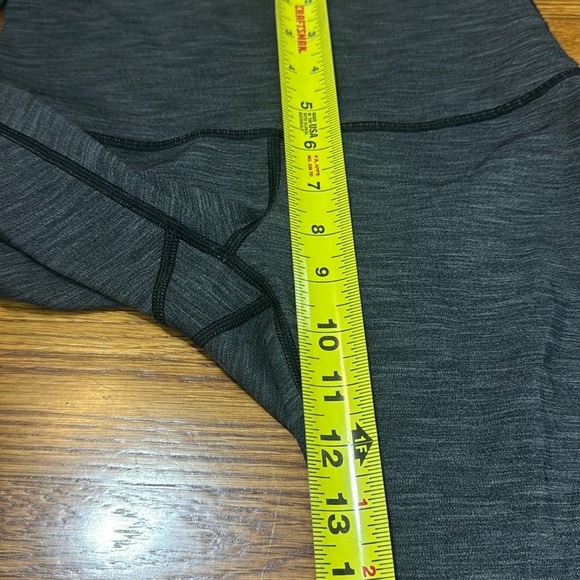 Lululemon Heathered Gray Cropped Leggings Size 6 - Picture 9 of 9